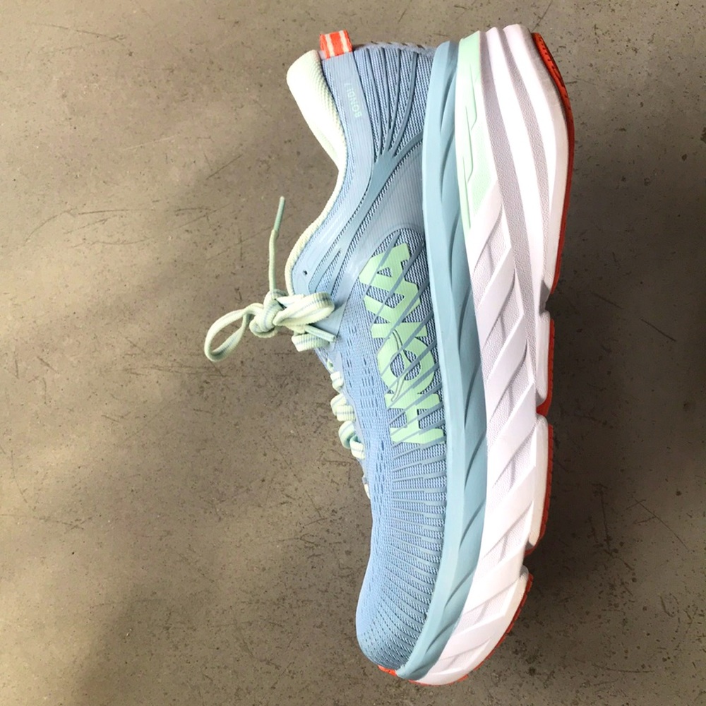 HOKA Women’s Bondi size 7 wide perfect condition